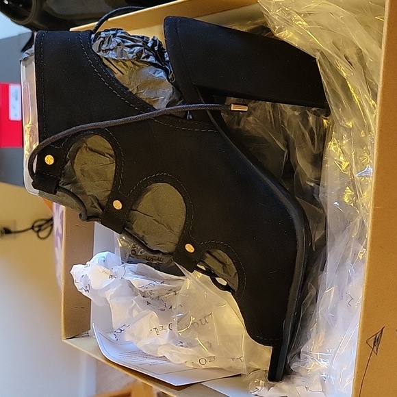 Black, corset tie, heel brand- indigo rd, size 9M , suede - Picture 2 of 7